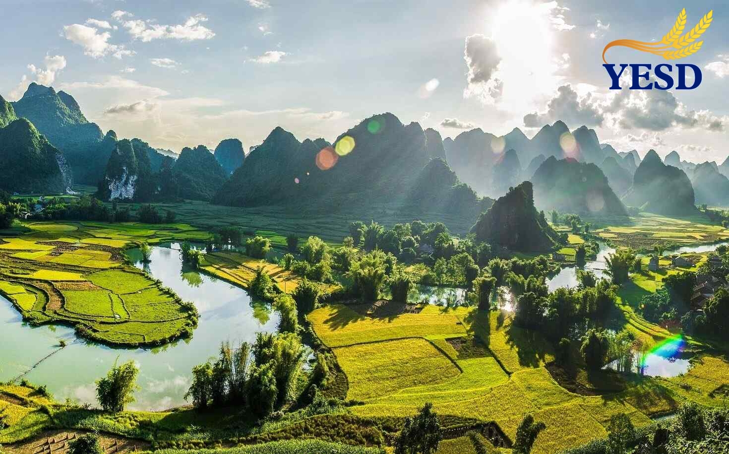 Cao Bang mountain scenery for a Vietnam Tour Package from Singapore