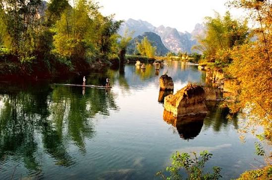 Local life and rice fields along the Quay Son River