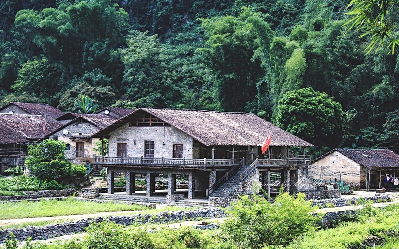 Khuoi Ky Stone Village
